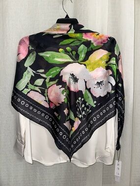 NM 40 x 40 Black White Pink Green Multi Floral Large Square Scarf